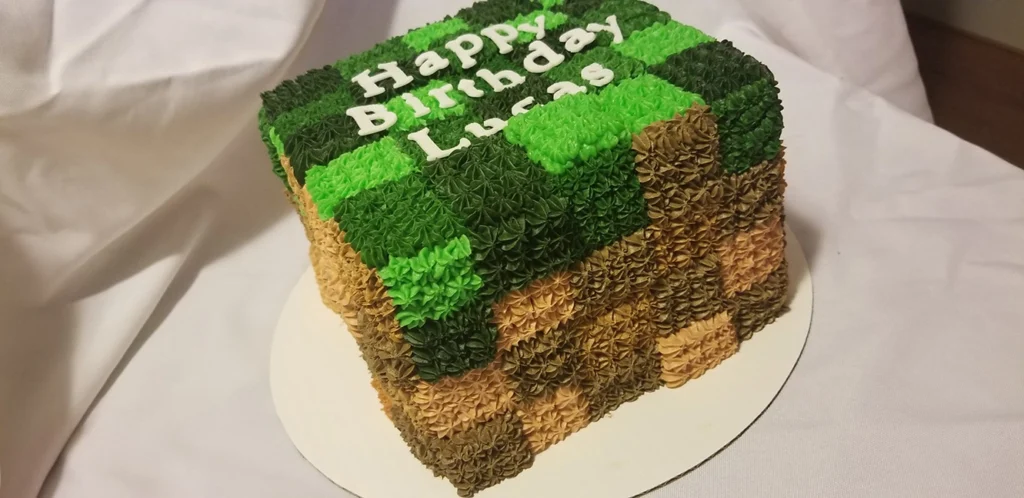 Custom Birthday Cakes for Kids - minecraft